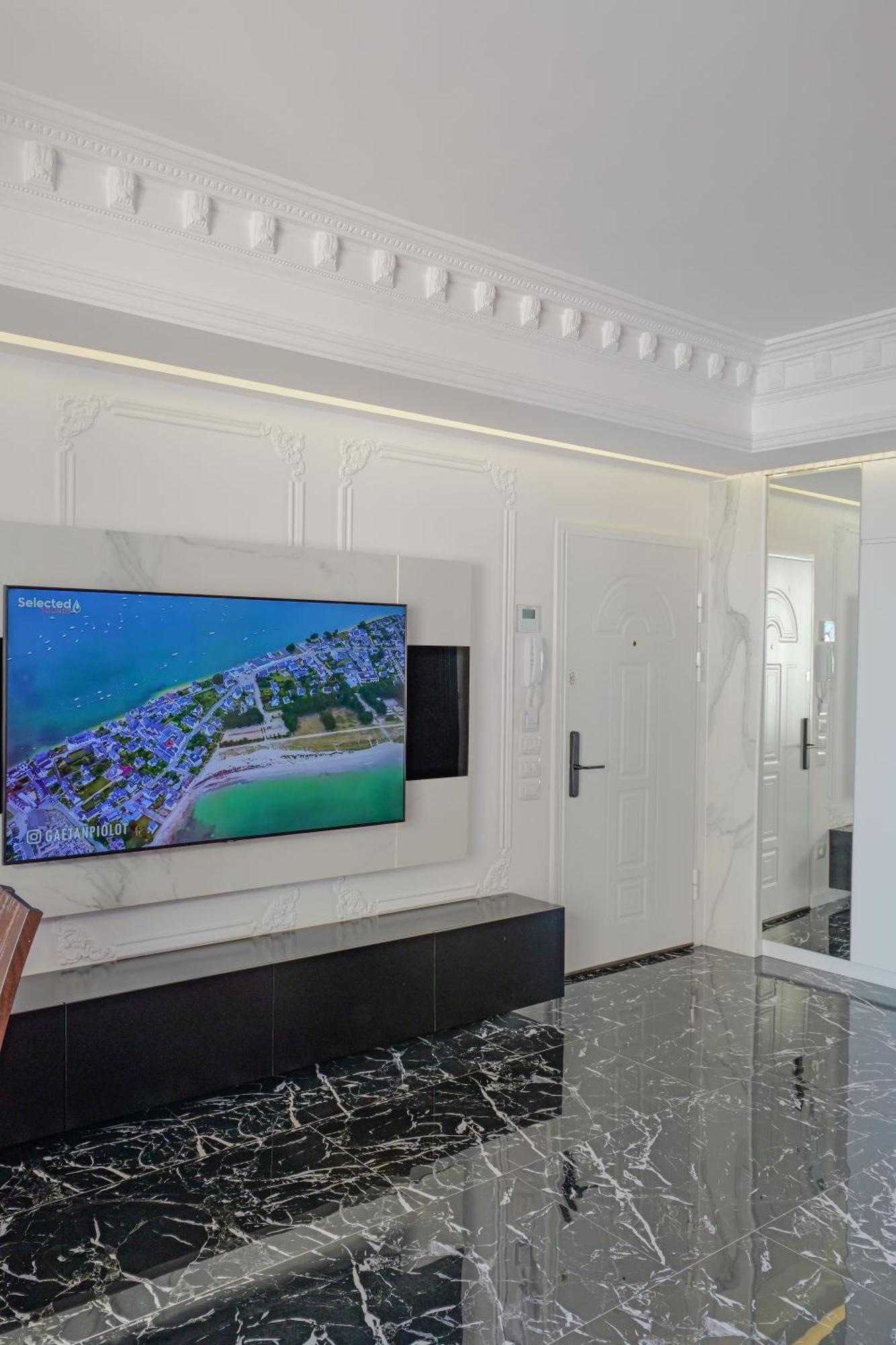 New * Sarandë